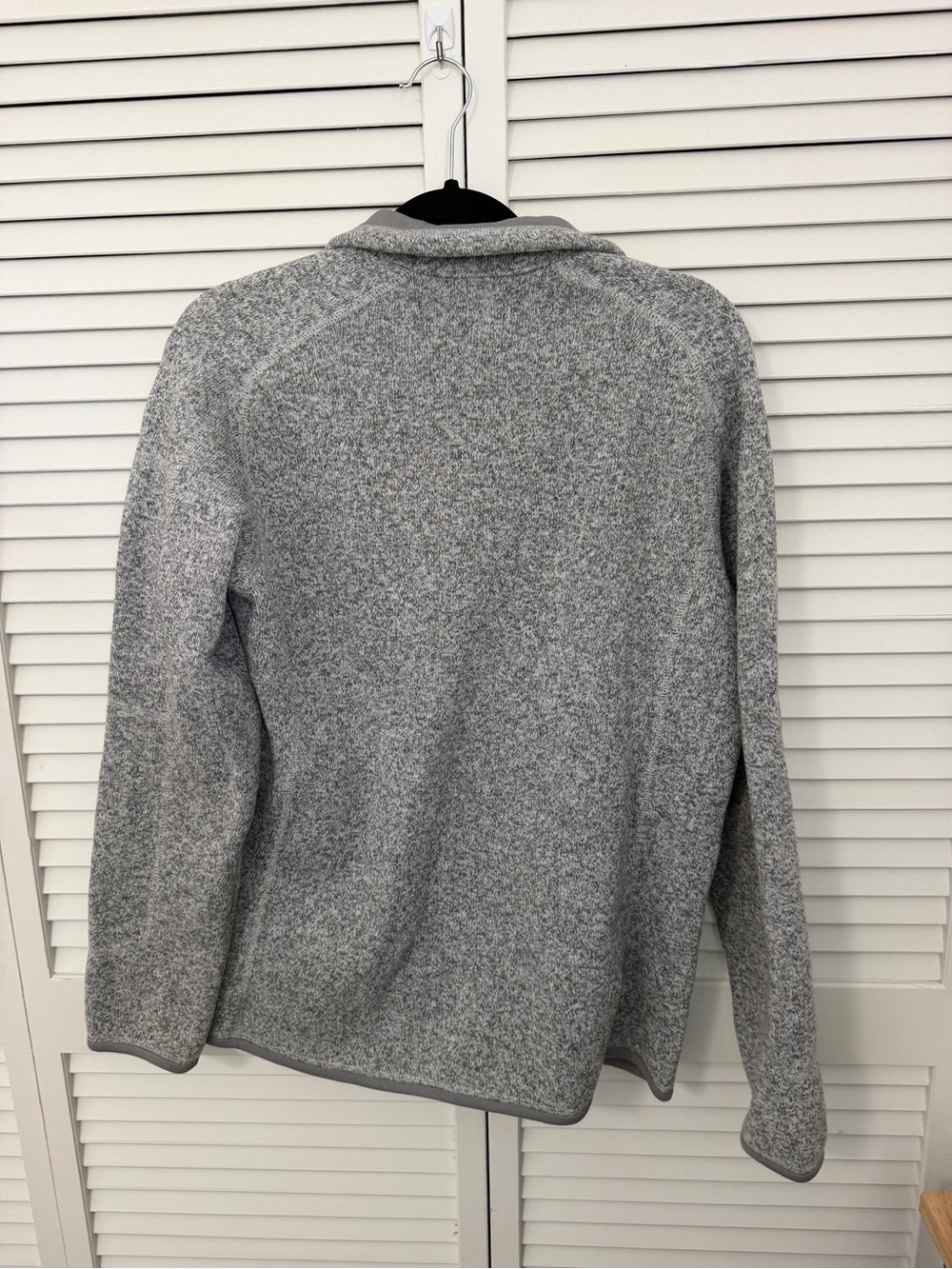 Patagonia Women’s Light Gray Full-Zip Fleece Jacket Size XL - Picture 2 of 4